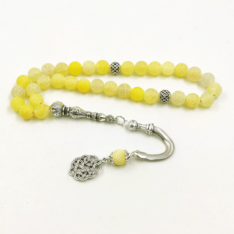 سبحة عقيق التجوية اصفر مع الاكسسوار معدنيه مميزه