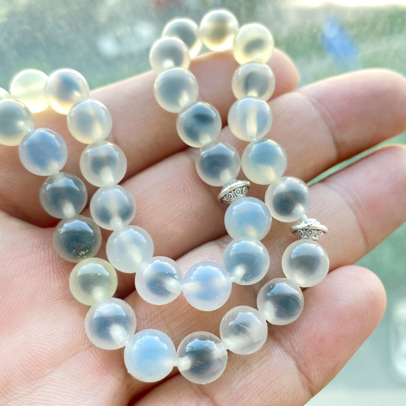 سبحة مميزه حجر عقيق ابيض داخلها حجر عقيق اسود