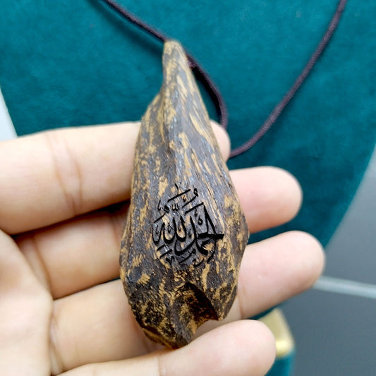 قلادة خشب العود فيتنام