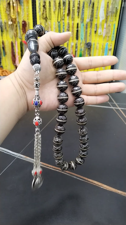 سبحة يسر فاخرة بحر الاحمر مطعمة بالفضة 925